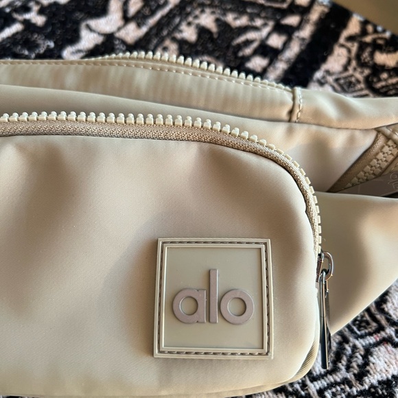 Alo cross body or fanny pack! - Picture 3 of 3